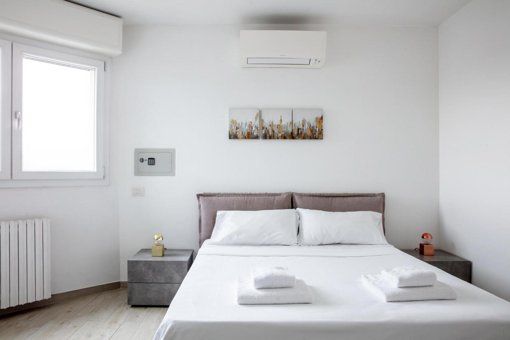 Dehomes - Porta Genova Luxury Stay Милано Екстериор снимка
